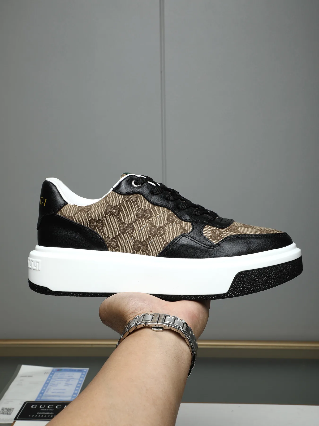 Men's shoes 💰480 New men's shoes GUCCI Fashion trend Made of first-layer calfskin ➕ washed sheep lining! The foot feels super comfortable and the workmanship is impeccable. Foam ultra-light outsole, size: 38-44 (45 customized) 4 colors to choose from!